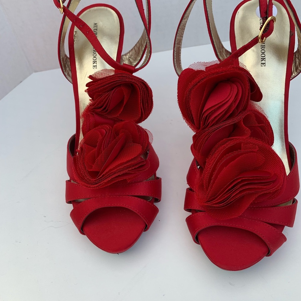 AUDREY BROOKE RED FLORAL COCKTAIL SHOES SIZE 9